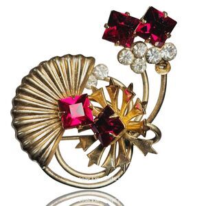 Vtg MCM Art Deco Floral Fan Brooch Red Rhinestones Goldtone Metal Pin Swirl Read